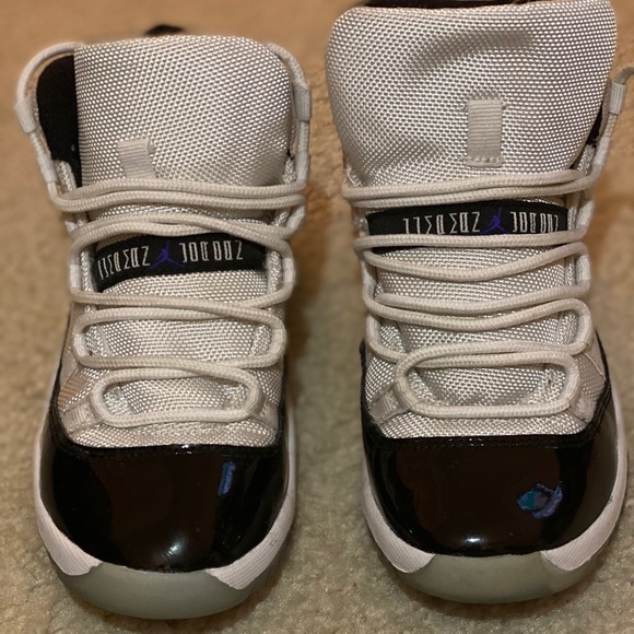Jordan 11 Retro Concord - Picture 2 of 4
